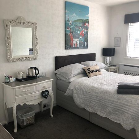 Southend Airport Bed & Breakfast Rochford Exterior photo