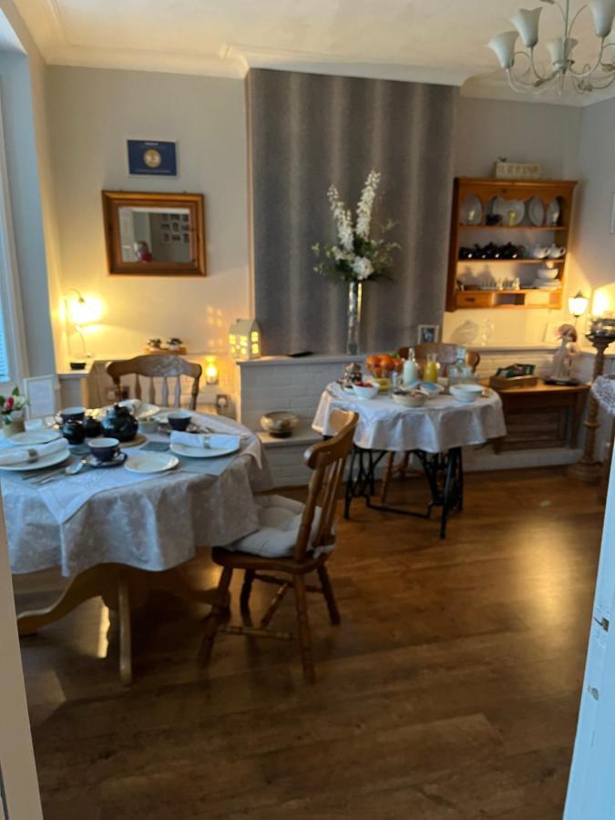 Southend Airport Bed & Breakfast Rochford Exterior photo