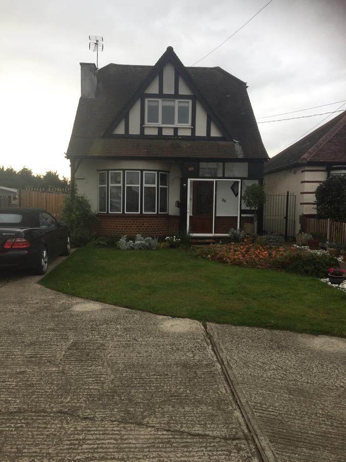 Southend Airport Bed & Breakfast Rochford Exterior photo